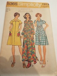 5365 1972 SS-LS ZIPPY ROBE POCKETS OR NOT PATTERN 18 40''